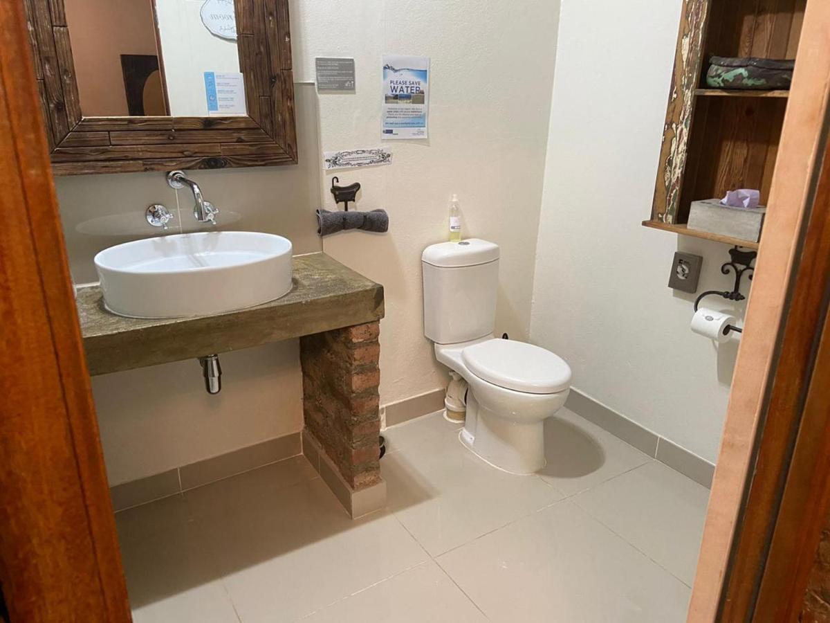 Cape Karoo Guesthouse Б’юфорт-Вест Екстер'єр фото