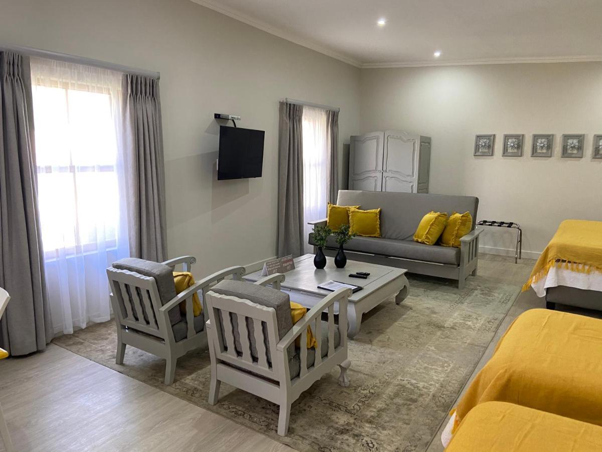 Cape Karoo Guesthouse Б’юфорт-Вест Екстер'єр фото