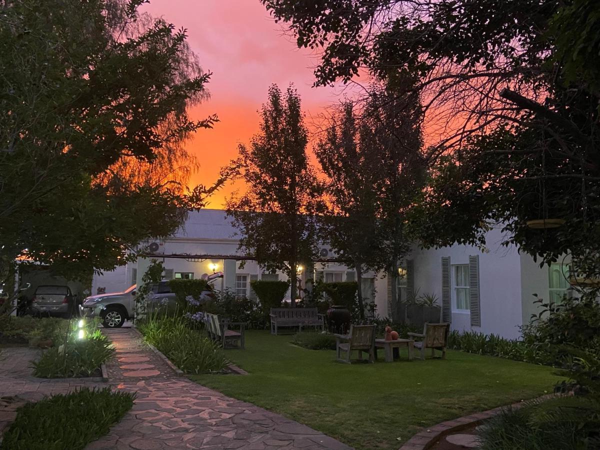 Cape Karoo Guesthouse Б’юфорт-Вест Екстер'єр фото