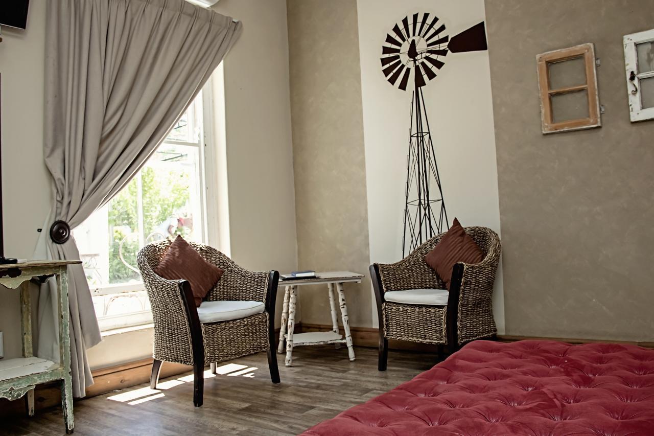 Cape Karoo Guesthouse Б’юфорт-Вест Екстер'єр фото